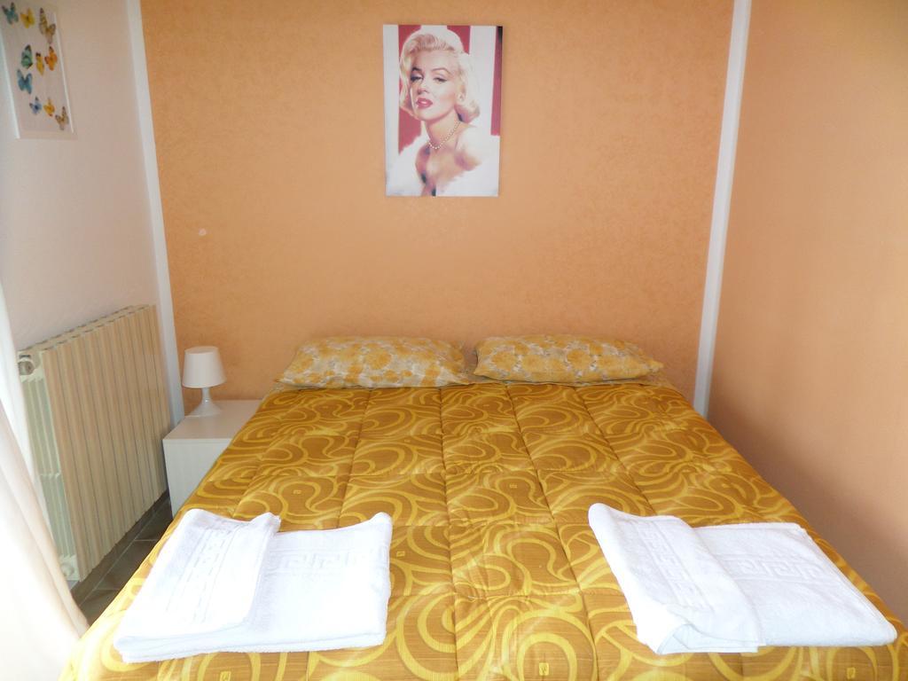 B&B Villino Lory Marino Bilik gambar